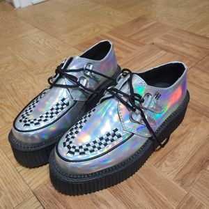 Holographic tuk creepers